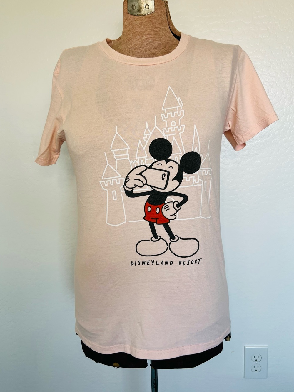 Disney Parks Mickey Mouse Disneyland Resort Pink Graphic T-Shirt Women’s Small